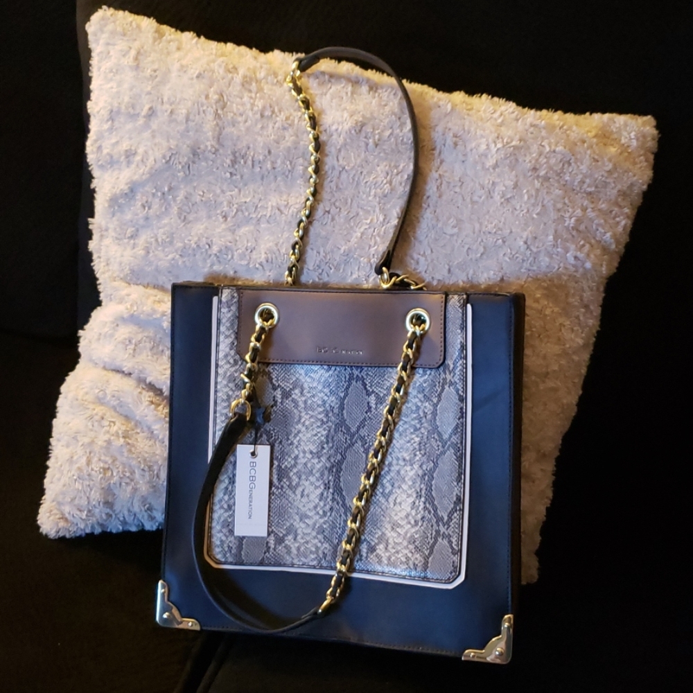 🌺 BCBGeneration "Morgan Tote" 🌺